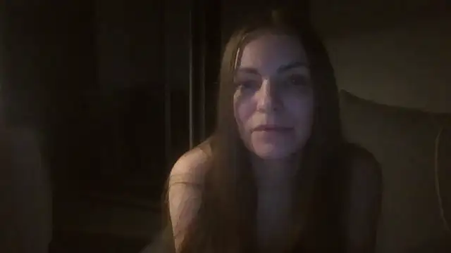 Snapshot of AnnaDiamond1 chatting on October 16, 2025, 8:28 pm AnnaDiamond1 online show from October 16, 2025, 8:28 pm