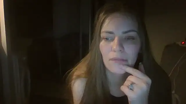 Snapshot of AnnaDiamond1 chatting on October 24, 2025, 11:04 pm AnnaDiamond1 online show from October 24, 2025, 11:04 pm