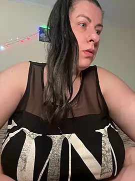 Evelinia online show from March 28, 2026, 4:19 pm