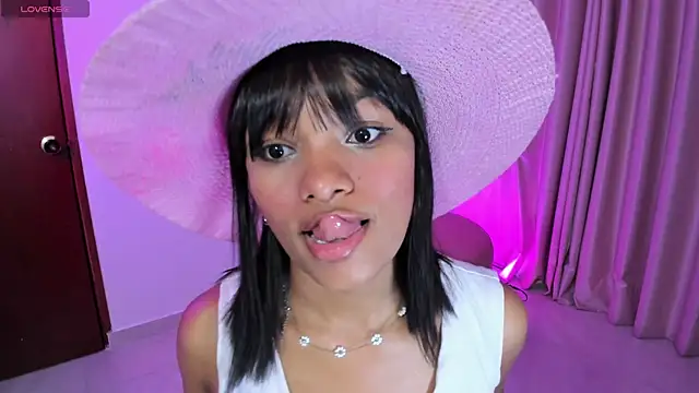 Snapshot of KaattySweet_ chatting on October 24, 2025, 7:35 pm KaattySweet online show from October 24, 2025, 7:35 pm