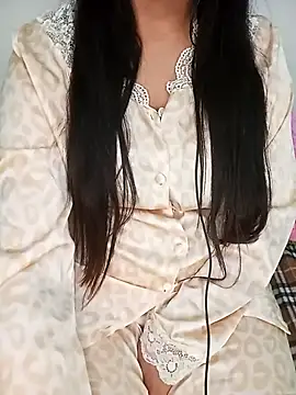 Snapshot of Liyan- chatting on March 4, 2025, 11:00 pm Liyan- online show from March 4, 2025, 11:00 pm