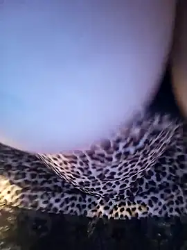 Snapshot of Liyan- chatting on September 14, 2025, 10:32 pm Liyan- online show from September 14, 2025, 10:32 pm