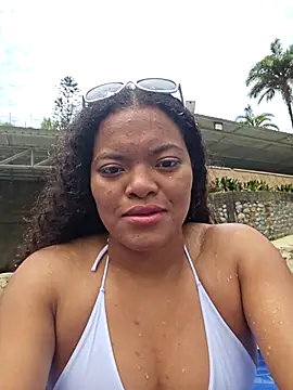 ALISSONREYEZ online show from March 9, 2025, 4:11 pm