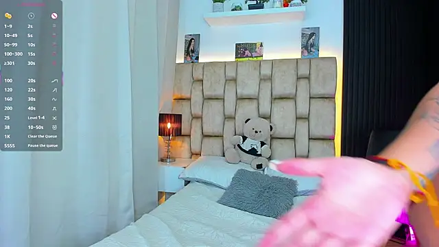 little sophie18 online show from March 31, 2026, 8:00 pm