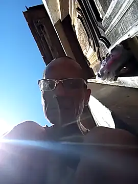 Snapshot of nevessartori chatting on December 31, 2024, 12:25 pm nevessartori online show from December 31, 2024, 12:25 pm