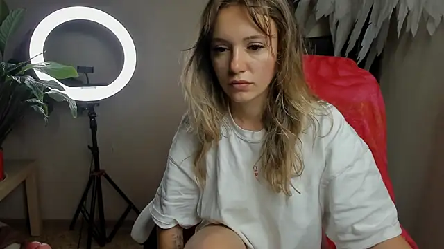 Snapshot of foxy_blond chatting on September 26, 2025, 12:06 am foxy blond online show from September 26, 2025, 12:06 am