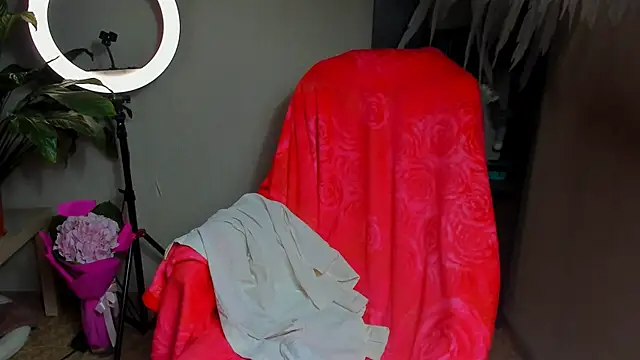 Snapshot of foxy_blond chatting on October 2, 2025, 12:14 am foxy blond online show from October 2, 2025, 12:14 am