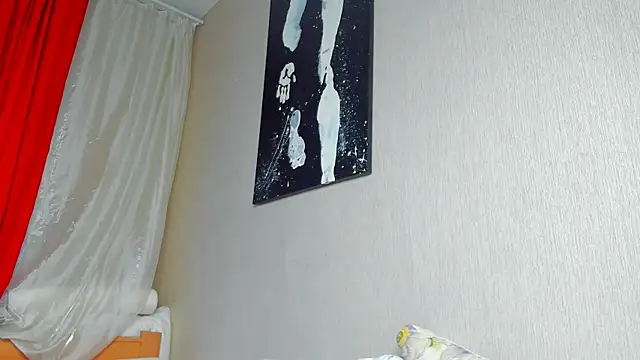 Snapshot of foxy_blond chatting on September 30, 2025, 12:05 am foxy blond online show from September 30, 2025, 12:05 am