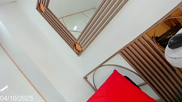 nayshalopestss online show from October 4, 2025, 1:12 pm