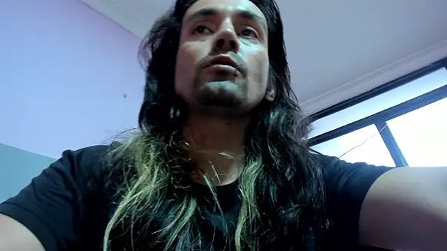 Snapshot of Dandrade789 chatting on October 22, 2025, 8:30 pm Dandrade789 online show from October 22, 2025, 8:30 pm