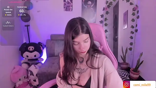 Snapshot of cami_mila9 chatting on October 24, 2025, 10:31 pm cami mila9 online show from October 24, 2025, 10:31 pm