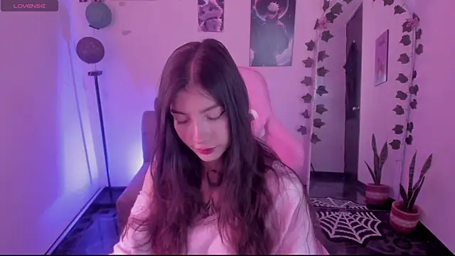 Snapshot of cami_mila9 chatting on October 1, 2025, 9:18 pm cami mila9 online show from October 1, 2025, 9:18 pm