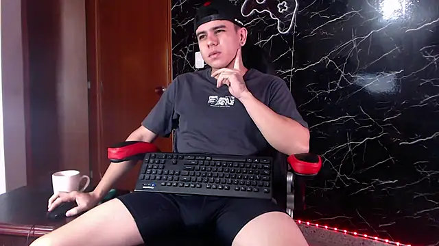 Snapshot of maty_hardx chatting on February 8, 2025, 12:17 pm maty hardx online show from February 8, 2025, 12:17 pm