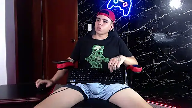 Snapshot of maty_hardx chatting on December 7, 2024, 10:01 pm maty hardx online show from December 7, 2024, 10:01 pm