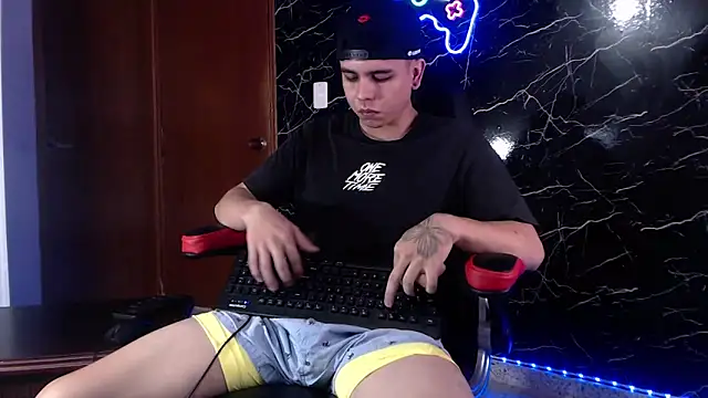 Snapshot of maty_hardx chatting on January 4, 2025, 3:17 pm maty hardx online show from January 4, 2025, 3:17 pm