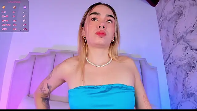 Snapshot of Lucy_Vega chatting on March 8, 2025, 11:48 am Lucy Vega online show from March 8, 2025, 11:48 am