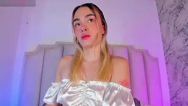 Snapshot of Lucy_Vega chatting on January 13, 2025, 5:23 am Lucy Vega online show from January 13, 2025, 5:23 am