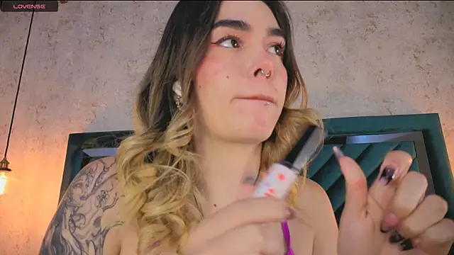 Snapshot of Lucy_Vega chatting on October 3, 2025, 4:25 am Lucy Vega online show from October 3, 2025, 4:25 am