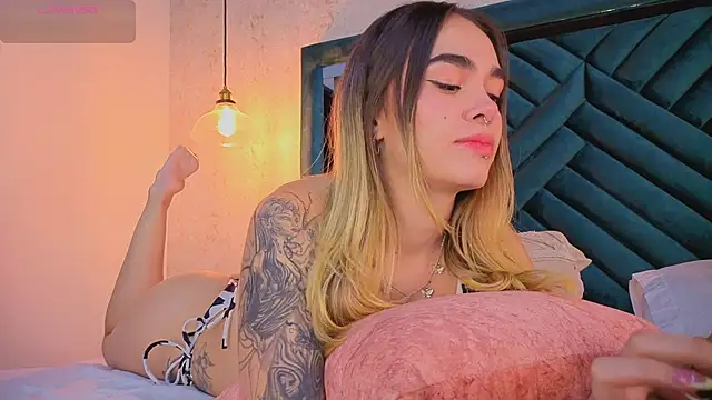 Snapshot of Lucy_Vega chatting on October 17, 2025, 4:49 am Lucy Vega online show from October 17, 2025, 4:49 am