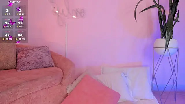 Snapshot of Lucy_Vega chatting on November 11, 2025, 3:45 am Lucy Vega online show from November 11, 2025, 3:45 am