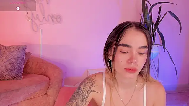 Snapshot of Lucy_Vega chatting on October 29, 2025, 5:06 am Lucy Vega online show from October 29, 2025, 5:06 am