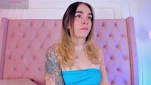 Snapshot of Lucy_Vega chatting on October 22, 2025, 5:07 am Lucy Vega online show from October 22, 2025, 5:07 am