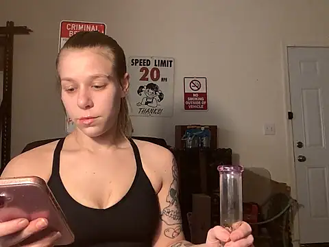 shesexplicit online show from February 4, 2026, 10:05 pm