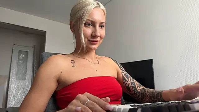 AnneBall online show from May 27, 2026, 8:32 am