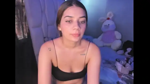 Snapshot of KittyKlum chatting on February 28, 2025, 8:28 pm KittyKlum online show from February 28, 2025, 8:28 pm