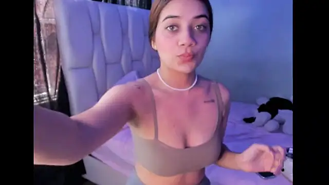 Snapshot of KittyKlum chatting on February 15, 2025, 3:50 pm KittyKlum online show from February 15, 2025, 3:50 pm