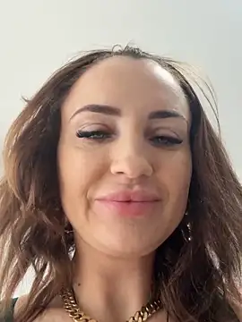 Snapshot of madonnaaaa chatting on September 19, 2025, 10:41 am madonnaaaa online show from September 19, 2025, 10:41 am