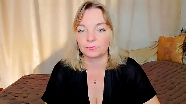 Regina  blue online show from September 21, 2025, 3:50 pm