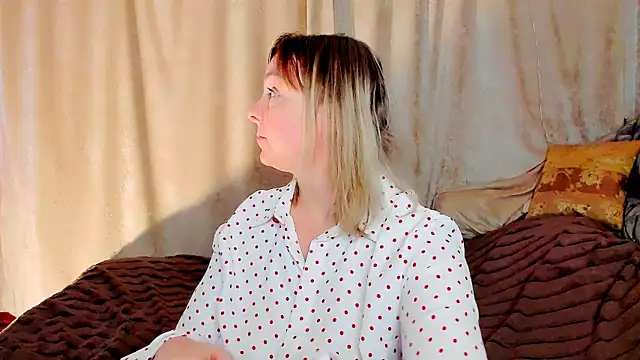 Regina  blue online show from December 4, 2025, 3:11 pm