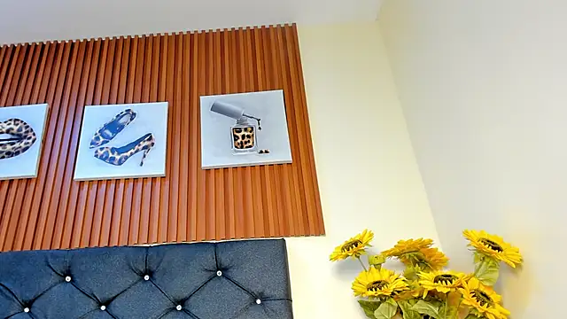 Zoe pss online show from November 10, 2025, 7:41 pm