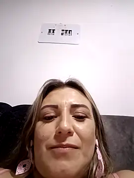 Isabellaa Garcia  online show from March 16, 2025, 6:55 pm