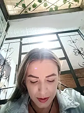 Isabellaa Garcia  online show from March 14, 2025, 5:46 pm