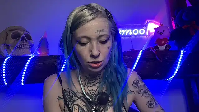 coyemoo online show from February 27, 2025, 10:44 am