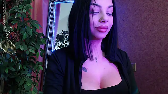 MissJuliax online show from November 17, 2025, 7:12 am