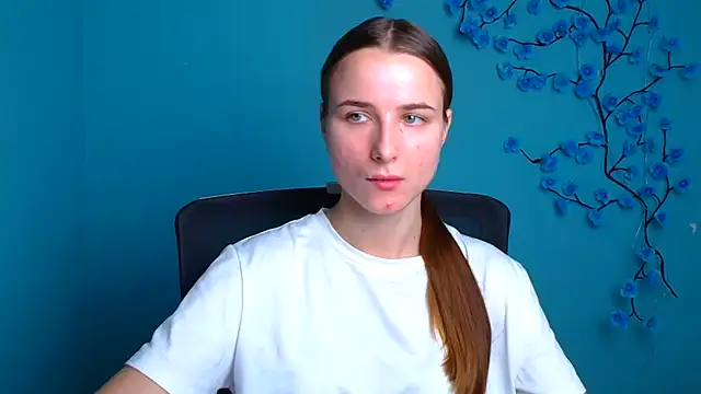 Eva Janee online show from June 24, 2026, 5:39 am