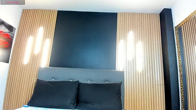 EvaaLovia1 online show from March 13, 2026, 1:16 pm