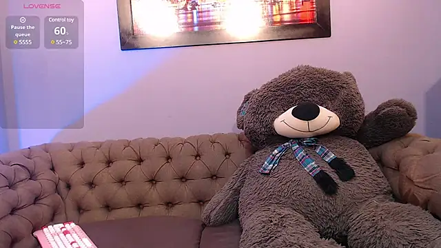 EvaaLovia1 online show from February 28, 2025, 1:25 pm