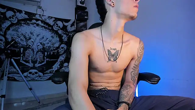 Snakebutterfly online show from December 16, 2025, 12:04 am