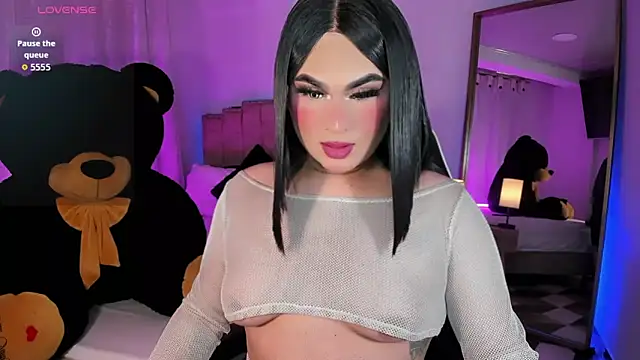 alexia mattel online show from November 30, 2025, 6:52 pm