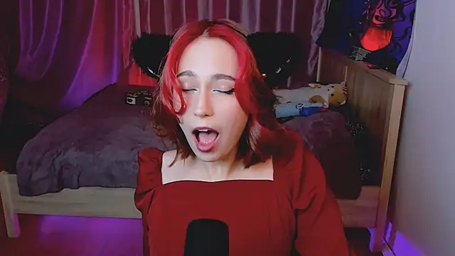 Carolina Leep online show from December 9, 2024, 11:03 pm