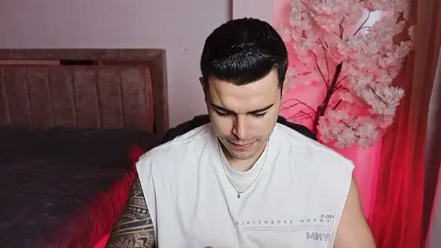 Axel Big cock online show from August 5, 2026, 2:55 pm