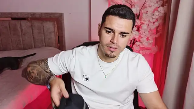 Axel Big cock online show from August 1, 2026, 1:25 am