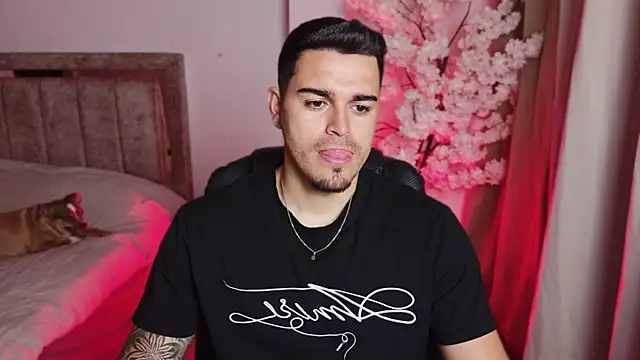 Axel Big cock online show from August 2, 2026, 12:09 am