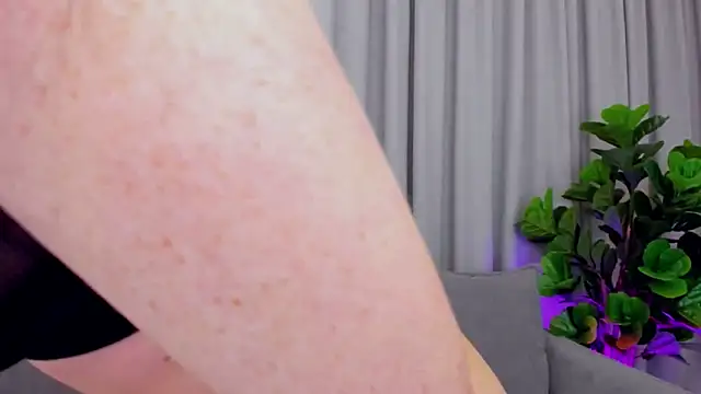 Snapshot of sexyangeloux chatting on March 2, 2025, 8:46 pm sexyangeloux online show from March 2, 2025, 8:46 pm