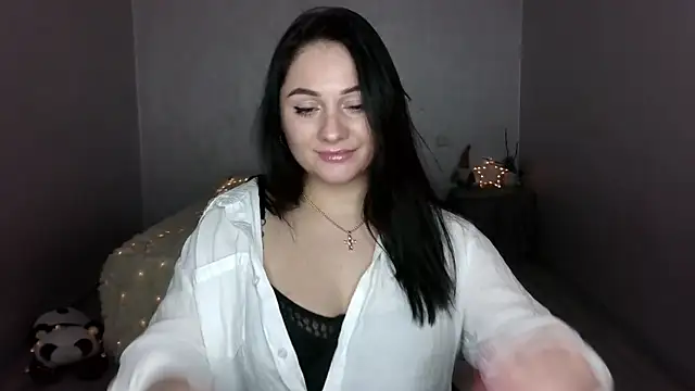 Emelyblum online show from March 2, 2025, 7:43 am