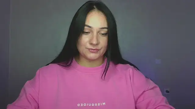 Emelyblum online show from September 23, 2025, 8:27 pm